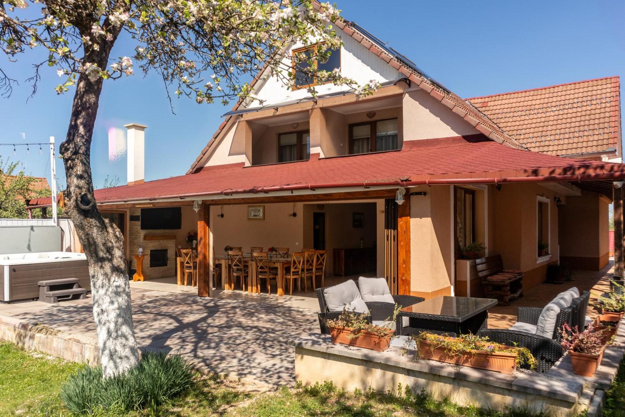 Vila Crisalia Sibiel -Sibiu (Adults Only) Hotel Exterior photo